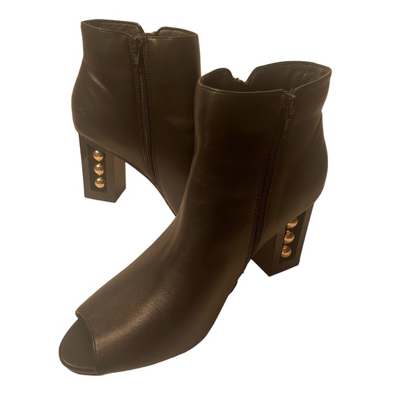 Jones New York Signature Ankle Booties black with gold chain chunky heels. NW0T - Picture 3 of 7